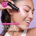 Nuevo-iluminador-On-The-Glow-Studio-Look-para-resaltar-cuerpo-y-rostro