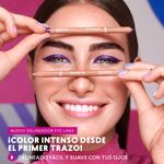 Delineador-de-ojos-en-lapiz-con-textura-suave-de-color-intenso-y-facil-de-difuminar.