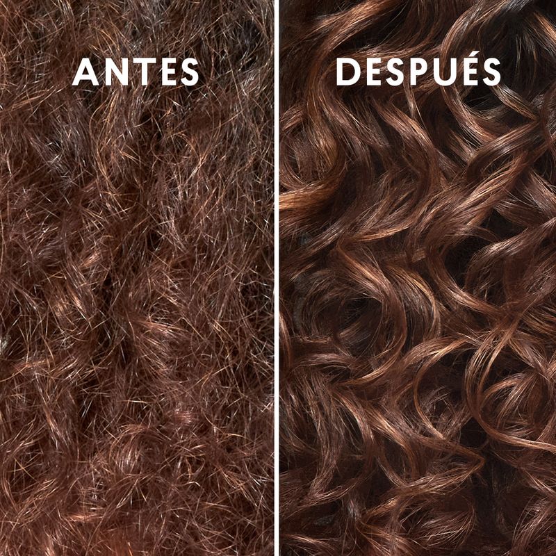 Crema-para-peinar-rizos-que-deja-tu-cabello-definido-y-manejable-con-48-horas-de-control-de-frizz.-