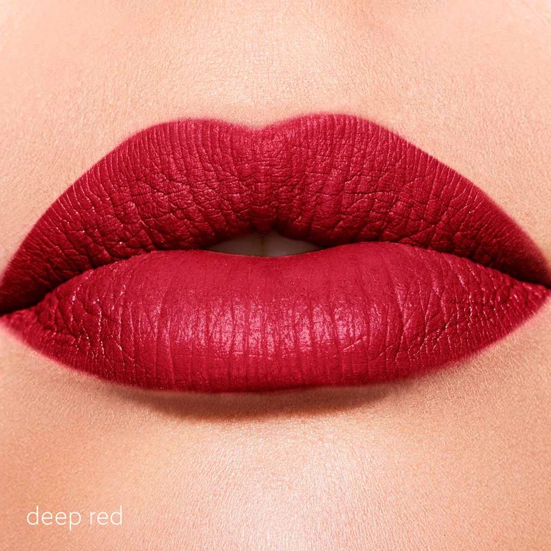 Boca-con-la-tinta-para-labios-rojo-mate-deep-red-de-la-linea-Studio-Look